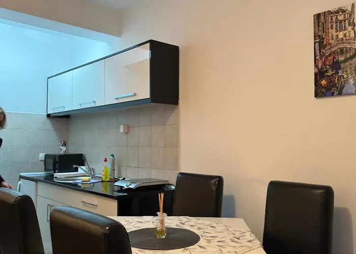 アパート Maki ズラティボール